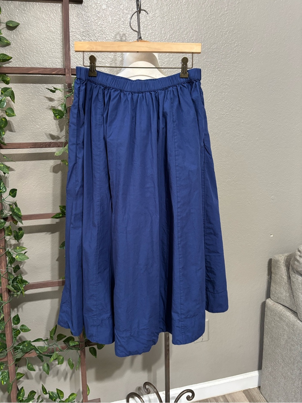 ▪️Free People Lowen Midi Skirt in Navy Blue - Picture 7 of 11